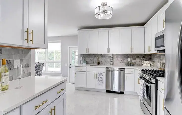 The-Beauty-of-the-white-marble-tile-in-your-kitchen
